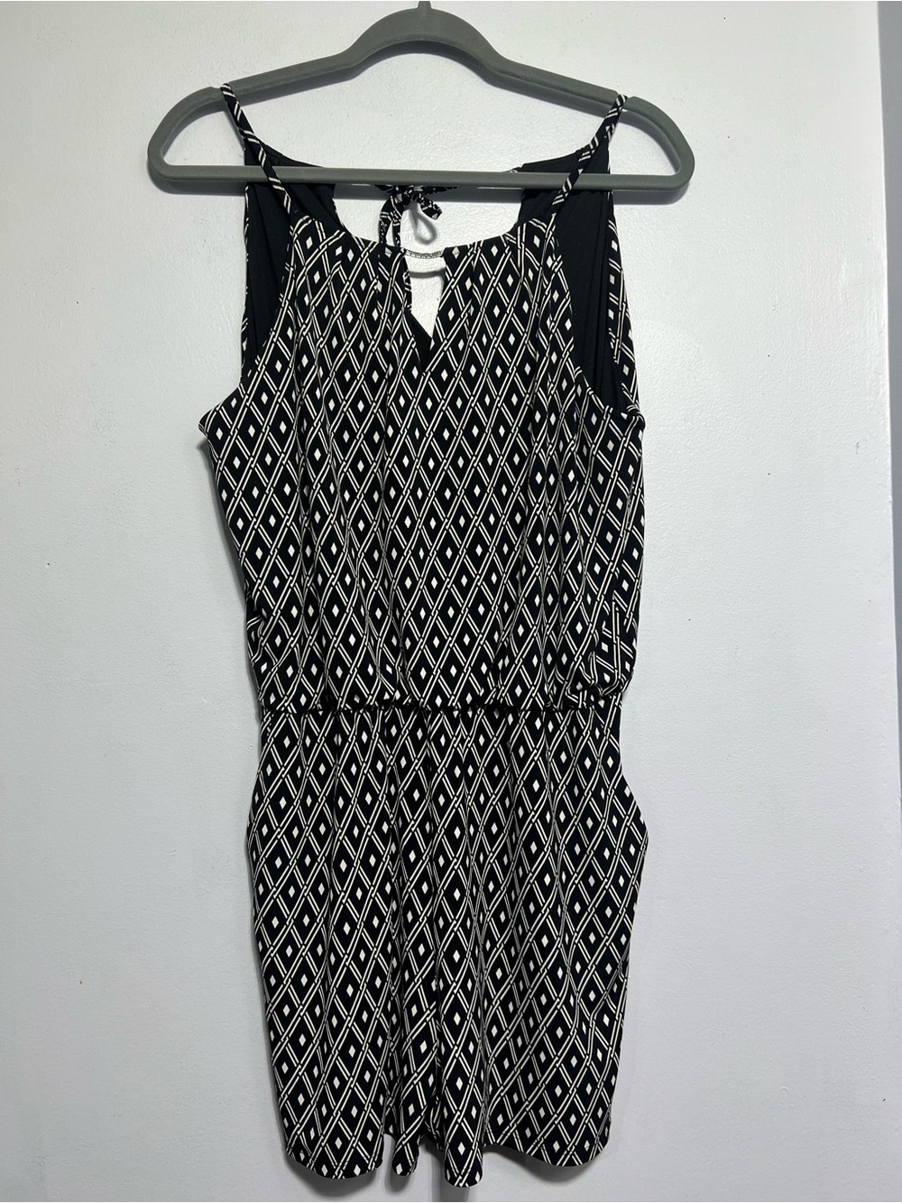 NWT White House Black Market Sleeveless Geometric Romper W/Pockets Size Medium